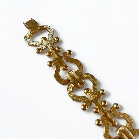 Vintage Gold Brushed Metal Link Bridle Bracelet - Picture 3 of 6